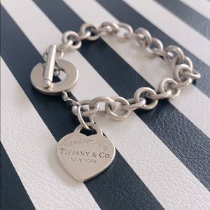 COPY - TIFFANY & Co. Heart Tag Toggle Bracelet